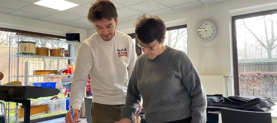 Enthousiaste muzikanten in kunst-educatief project