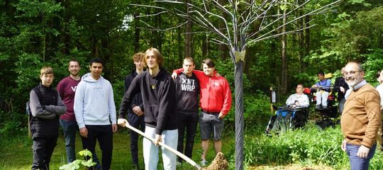 VTI Zandhoven smeedt herdenkboom voor Monnikenheide